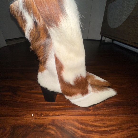 Schutz Raffaela Cow Boots - Size 10 - Picture 10 of 10